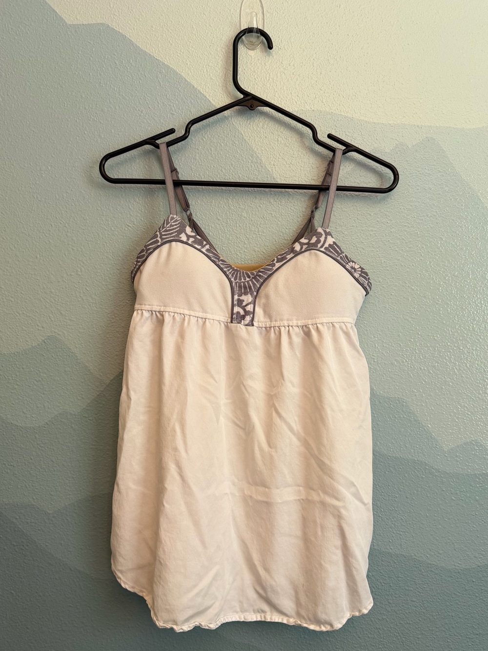 Lululemon tank top